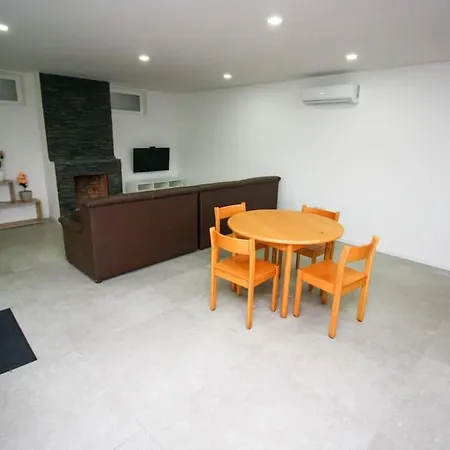 Semesterbostad Requinte House *